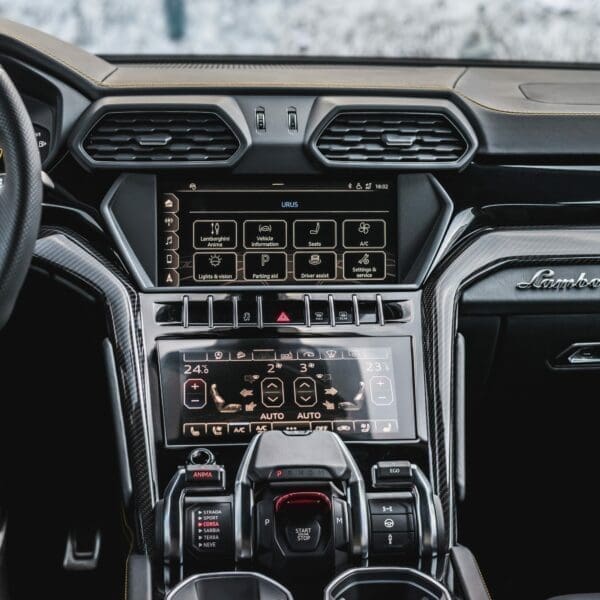 MANHART Carbon Interior Packet für Lamborghini Urus